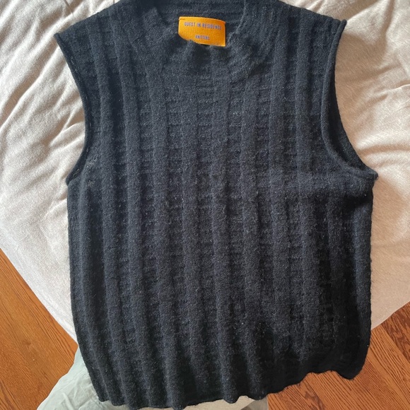 Guest in residence black shell tank top - Picture 3 of 4